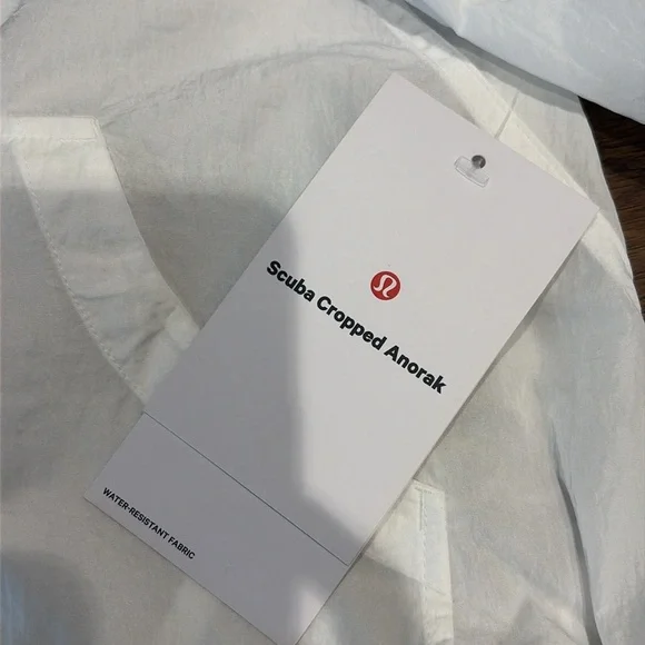 BNWT LULULEMON white cropped SCUBA anorak jacket Women’s Size 4 - Picture 2 of 10